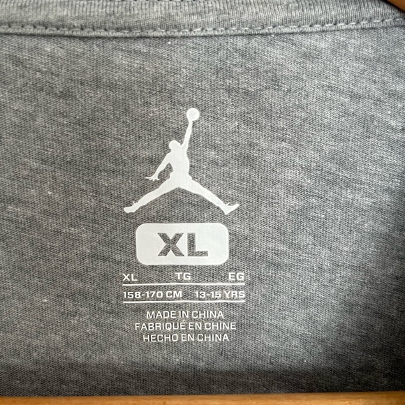 Jordan Gray Graphic T-Shirt - Picture 3 of 5